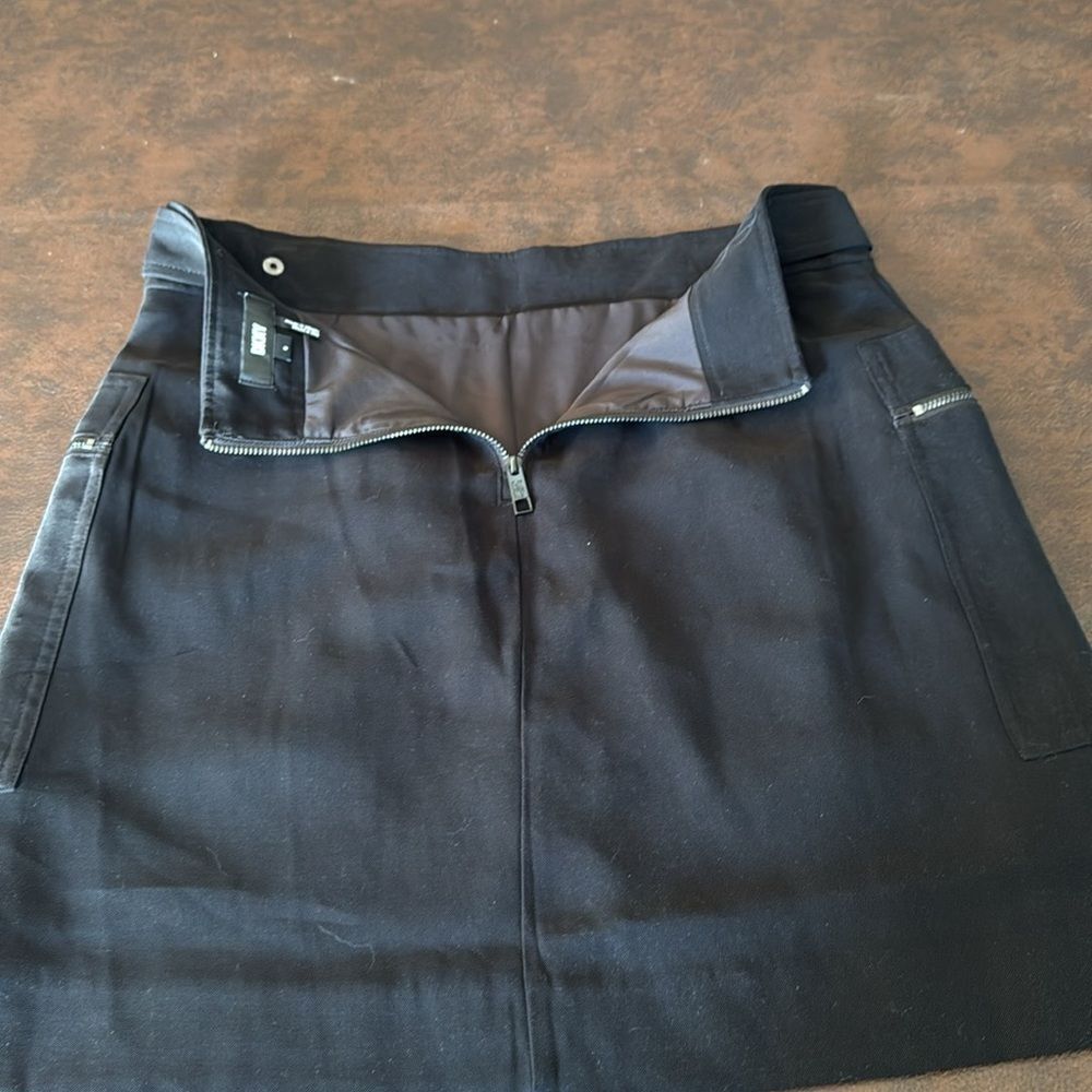NWOT DKNY Frosted Twill Zip Cargo Pocket Mini Skirt - Picture 8 of 10